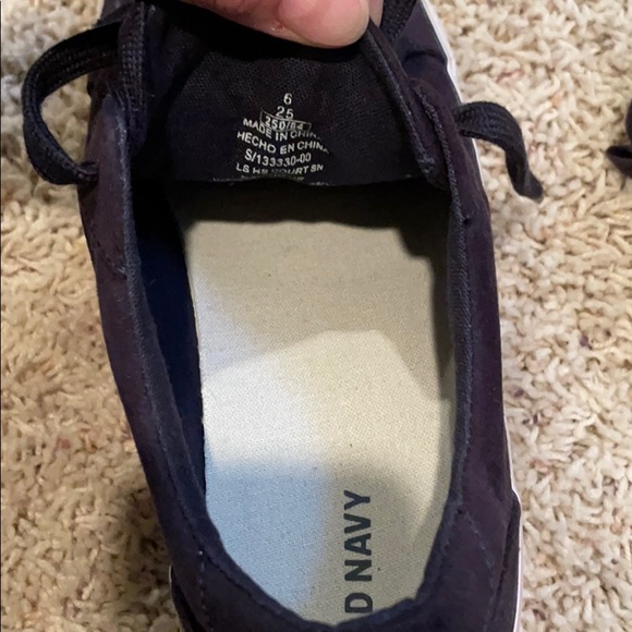 Boys Navy blue suede tennis shoes size 6 - Picture 5 of 5
